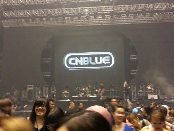 this marks the end of the 2hr plus concert.AWWWWW